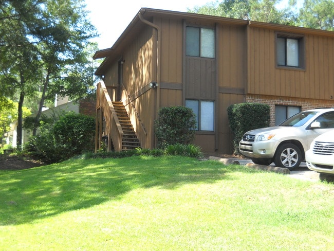 In Killearn, Northeast Tallahassee - 3751 Donovan Dr