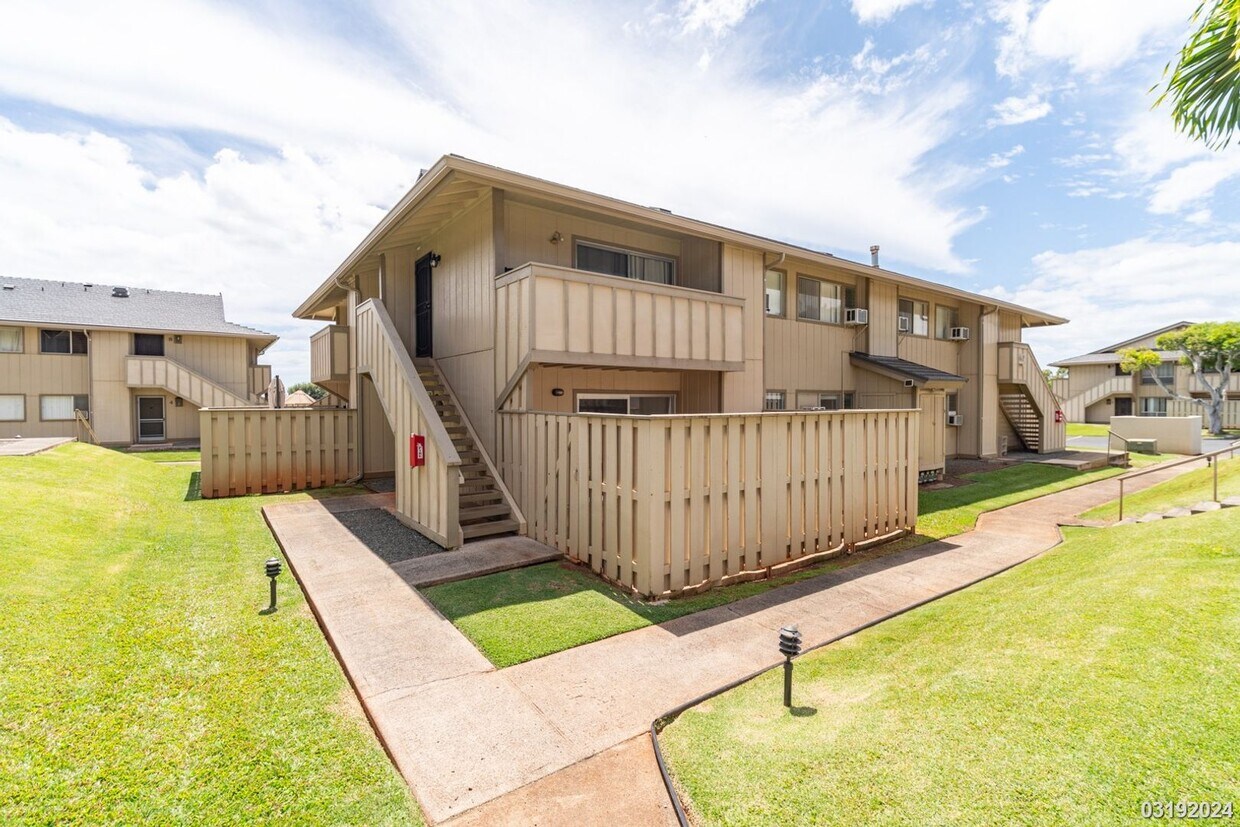 Primary Photo - Beautifully Renovated Ground Floor 2BR/1BA...