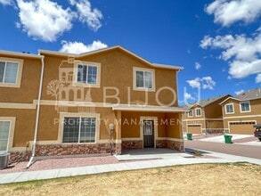 Building Photo - 7673 Silver Larch Pt