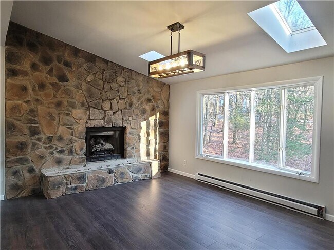 Building Photo - 147 Winding Way