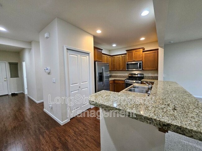 Building Photo - 6355 SE Imagine Way