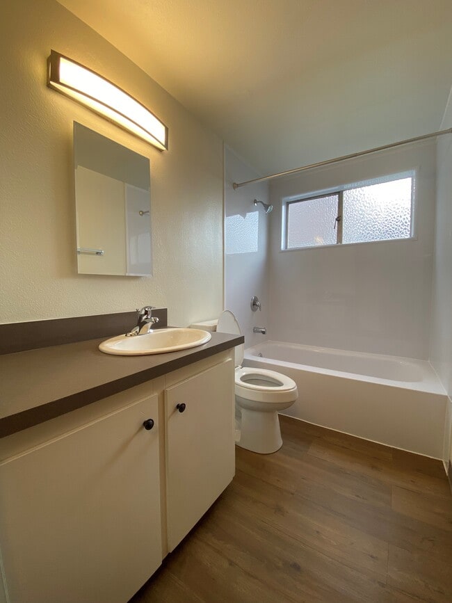 Building Photo - Glacier Vista