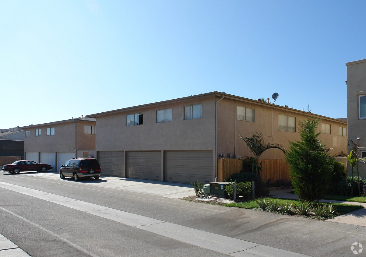Foto principal - 5450-5500 Driftwood St