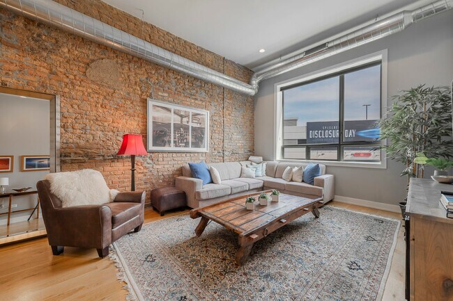 Foto del edificio - 1470 W Webster Ave