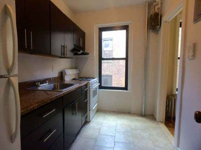 Building Photo - 34 Seaman Ave