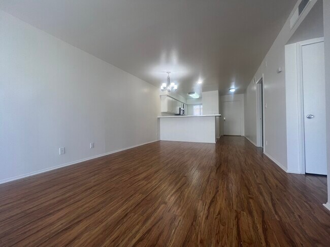 Building Photo - 9025 Alcott St