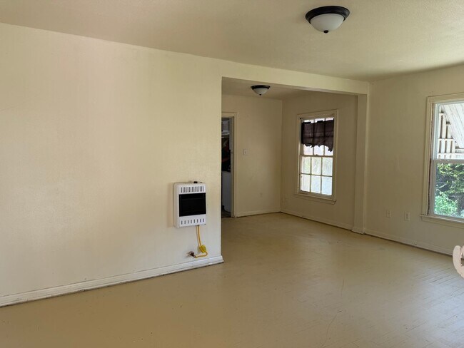 Foto del edificio - 3833 Rolando Ave