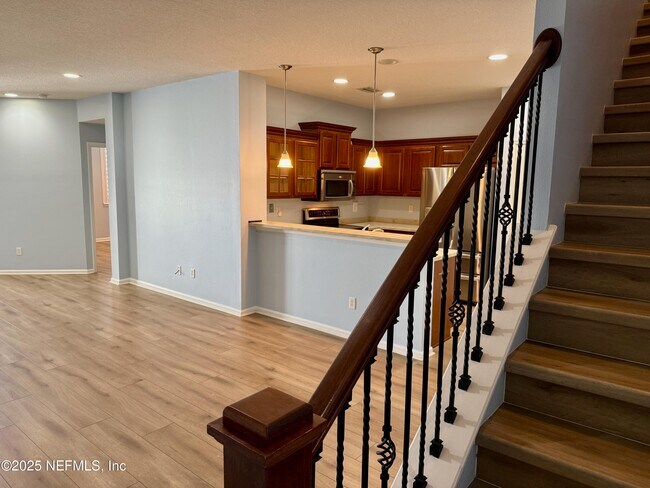 Foto del edificio - 6067 Bartram Village Dr