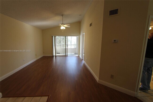 Building Photo - 2871 N Oakland Forest Dr
