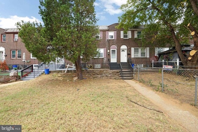 Building Photo - 477 Raritan St