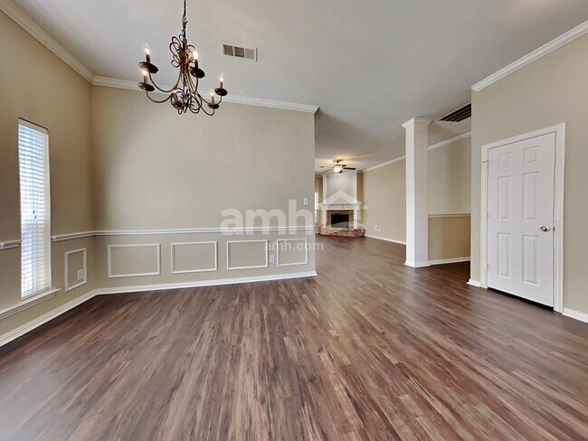 Foto del edificio - 1712 Farmington Dr