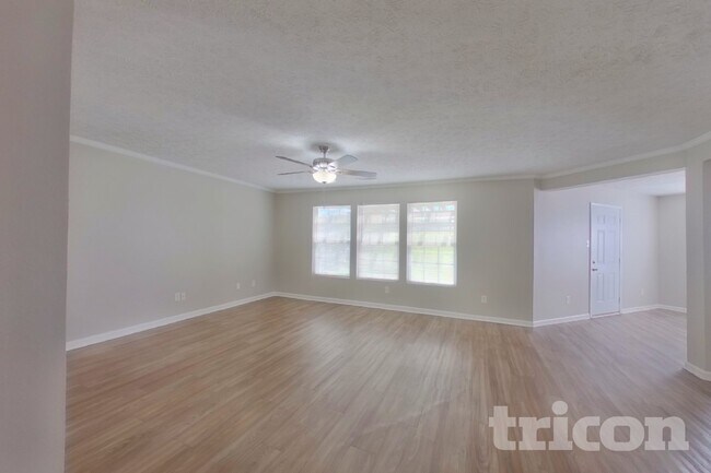 Foto del edificio - 1024 Tradewinds Dr