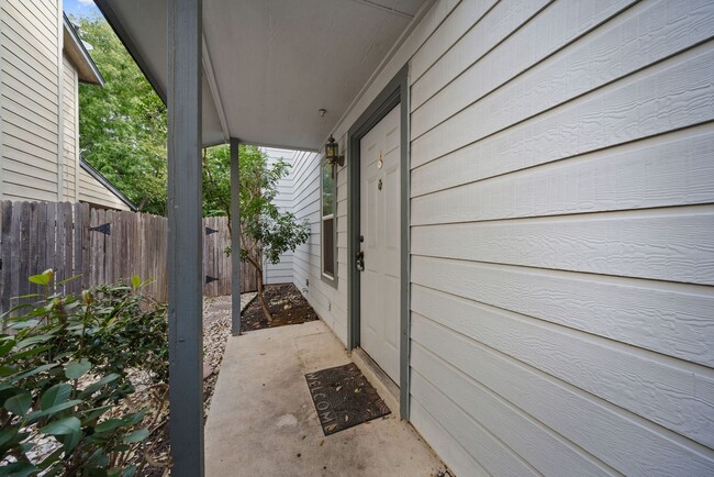 Building Photo - 3 Bedroom/2.5 Bath The Village at Rustic S...