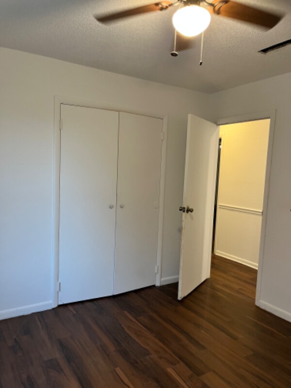 Foto del edificio - 1334 Bellshire Terrace Dr