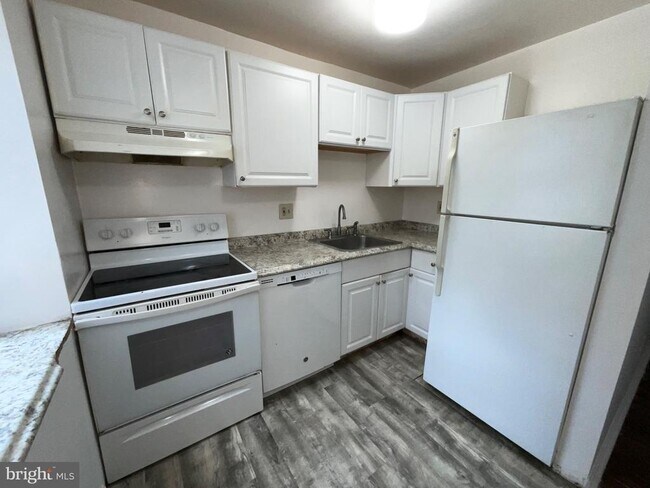 Foto del edificio - 3321 Liberty Heights Ave