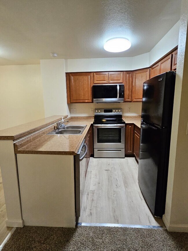 Building Photo - 1161 Golden Dawn Cir