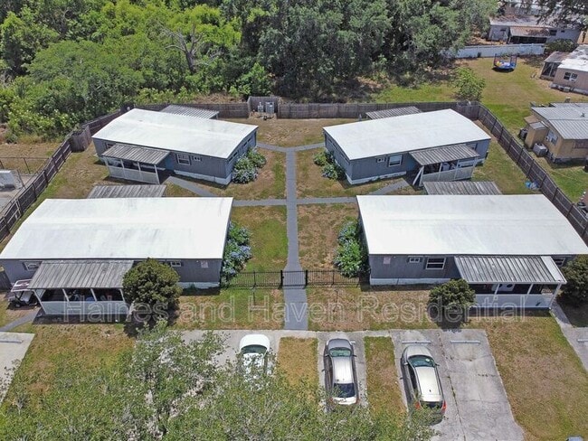 Foto del edificio - 26 Forest Dr