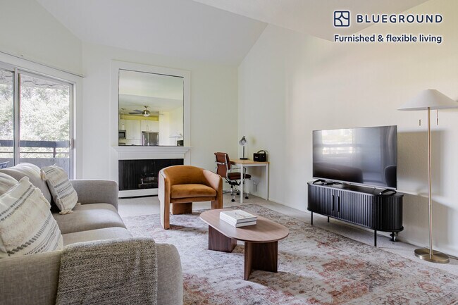 Building Photo - 350 E Del Mar Blvd