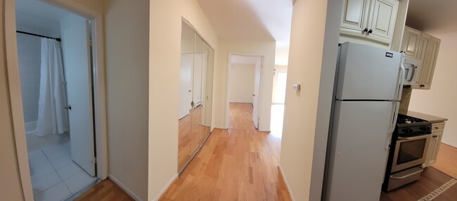 Foto del edificio - 8974 N Western Ave