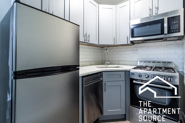 Building Photo - 501 W Belmont Ave