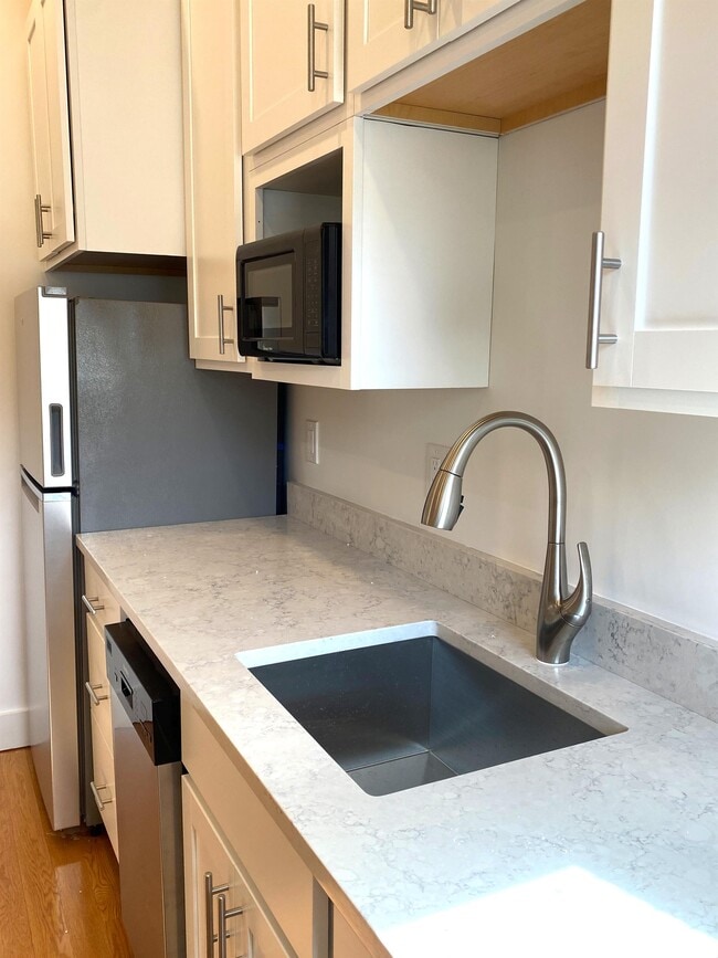 Photo - 29 Green St Townhome