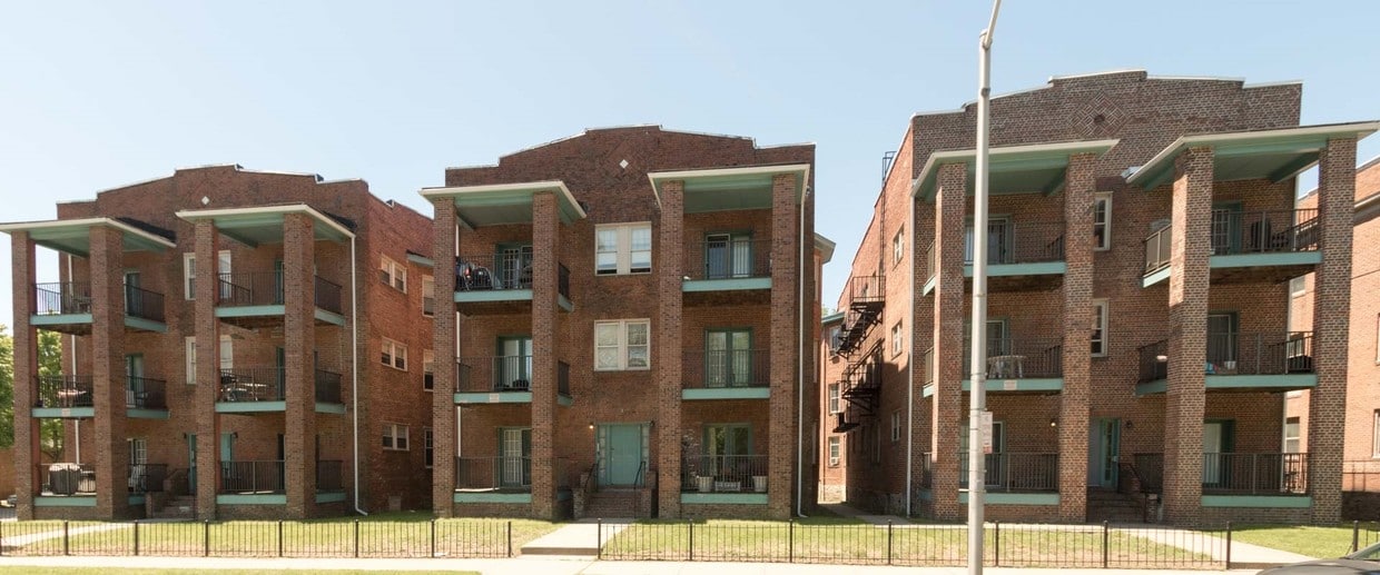 Building Photo - 2300 Ocala Ave