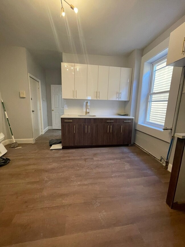 Building Photo - 937 Pavonia Ave