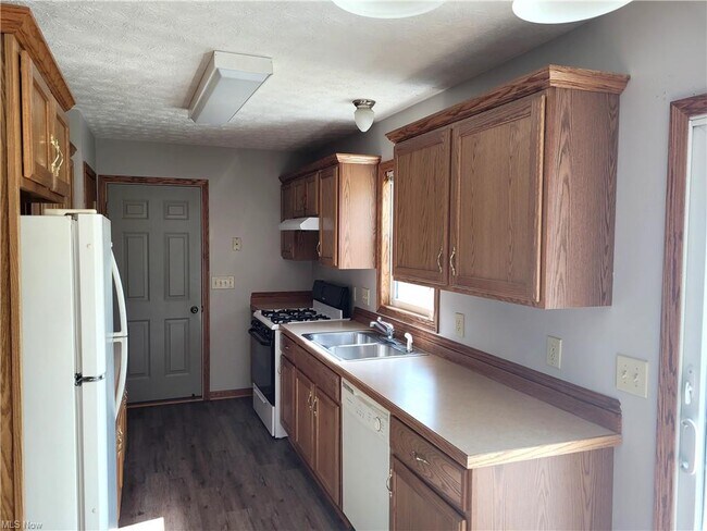 Foto del edificio - 7349 Navarre Rd SW