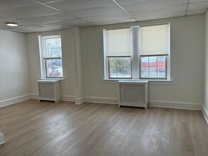 Building Photo - 260 N Wycombe Ave