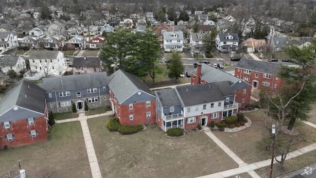  - Haddon Crossing Apartment Homes