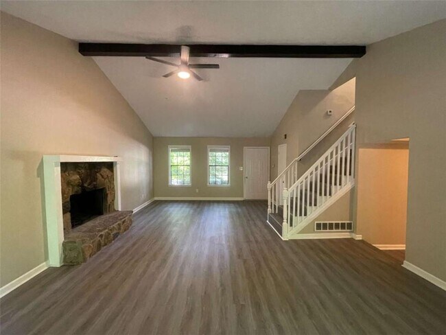 Foto del edificio - 55 Hunt Ridge Dr
