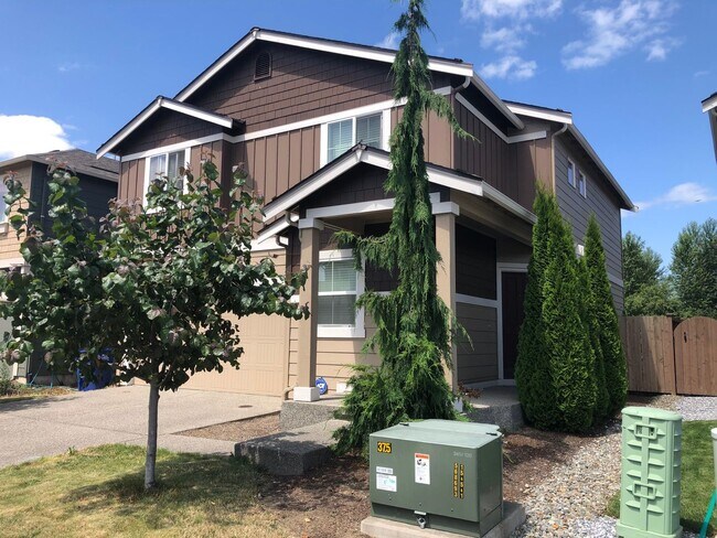Building Photo - Newer, Open Concept Home with 4 Bedroom 2....