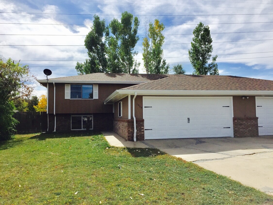1005 Harmon Place, Longmont, CO 80501 Townhome Rentals in Longmont CO