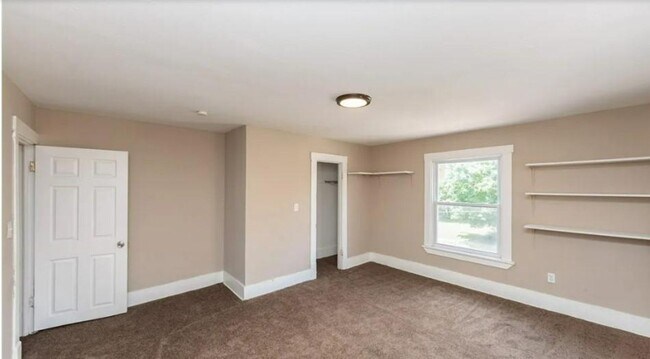 Foto del edificio - 4239 E 98th St