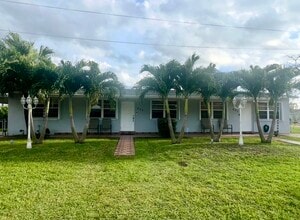 Building Photo - 401 SW 78th Pl