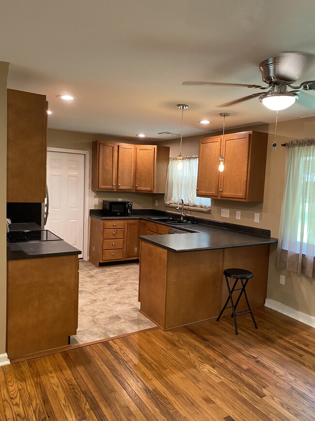 Foto del edificio - 5166 Sugar Camp Rd