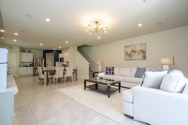 Building Photo - Discover Comfort and Style: Spacious 3-Bed...