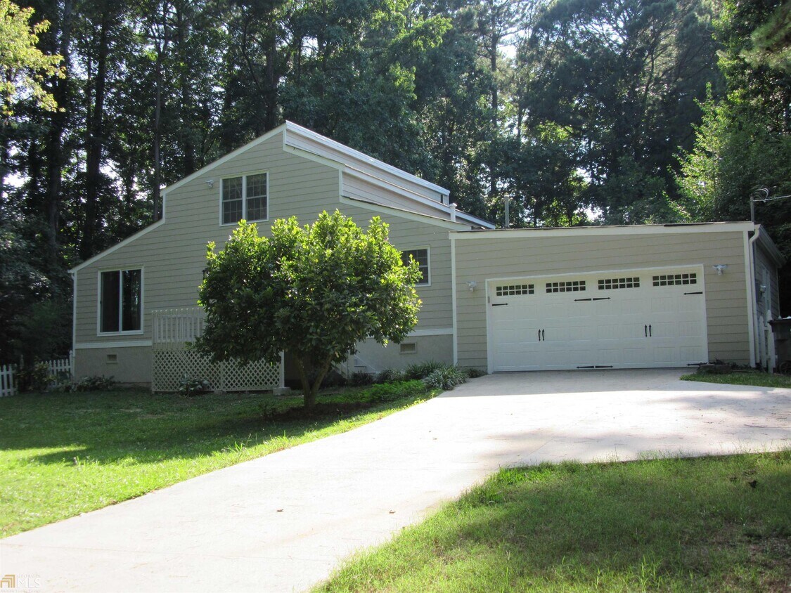 2911 Cardinal Lake Dr NW, Duluth, GA 30096 House Rental in Duluth, GA