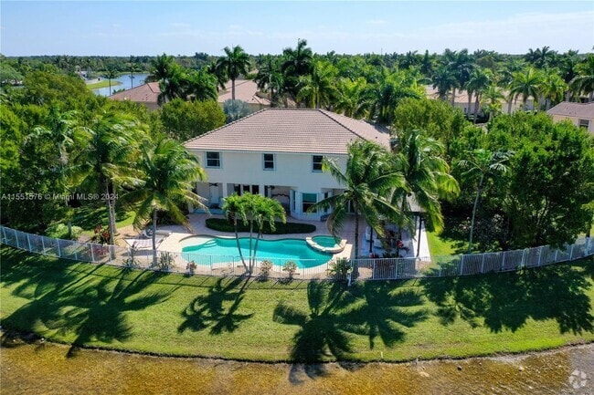 Building Photo - 926 Marina Dr