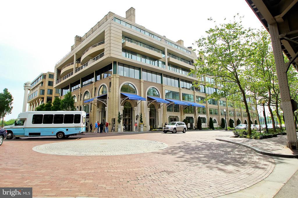 Foto principal - 3030 Water St NW