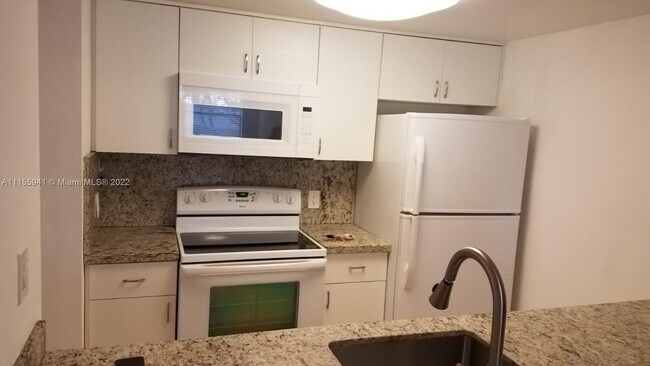 Foto del edificio - 8180 Geneva Ct