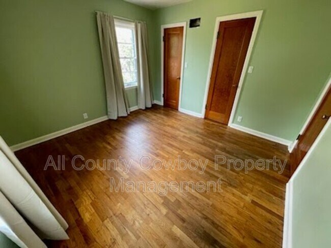 Foto del edificio - 260 N 7th St