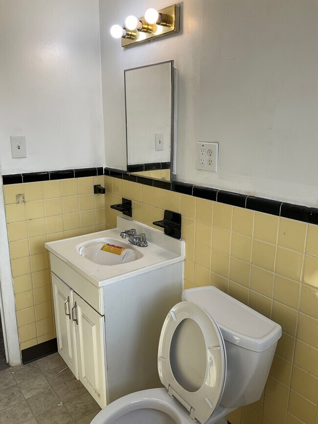 Foto del edificio - 15759 Braile St