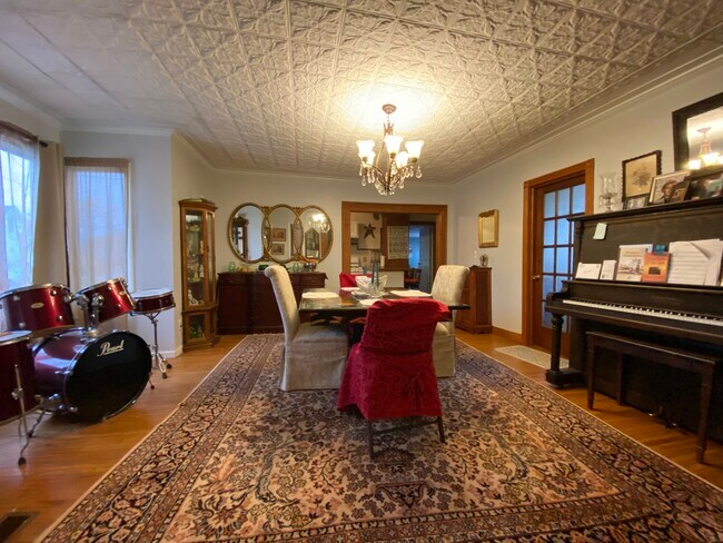 Comida - 74241 Tietz St