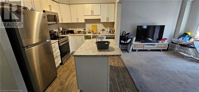 Building Photo - 50 Pinnacle Dr