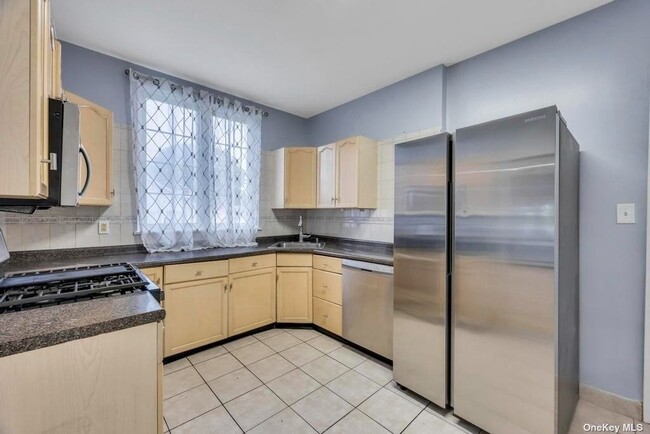 Building Photo - 1478 Rosser Ave