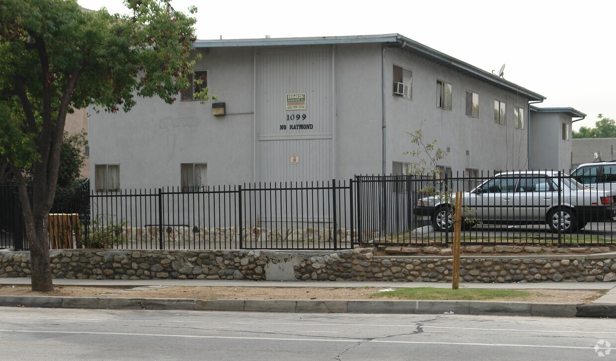 Primary Photo - 1099 Raymond Ave