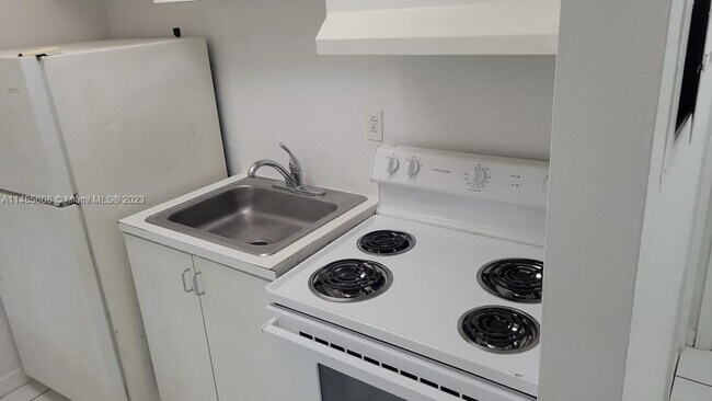 Foto del edificio - 251 NW 177th St