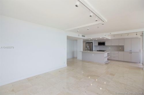 Foto del edificio - 25555 Collins Ave