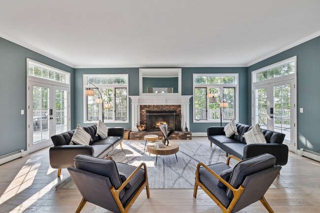 Foto del edificio - 321 Museum Village Rd